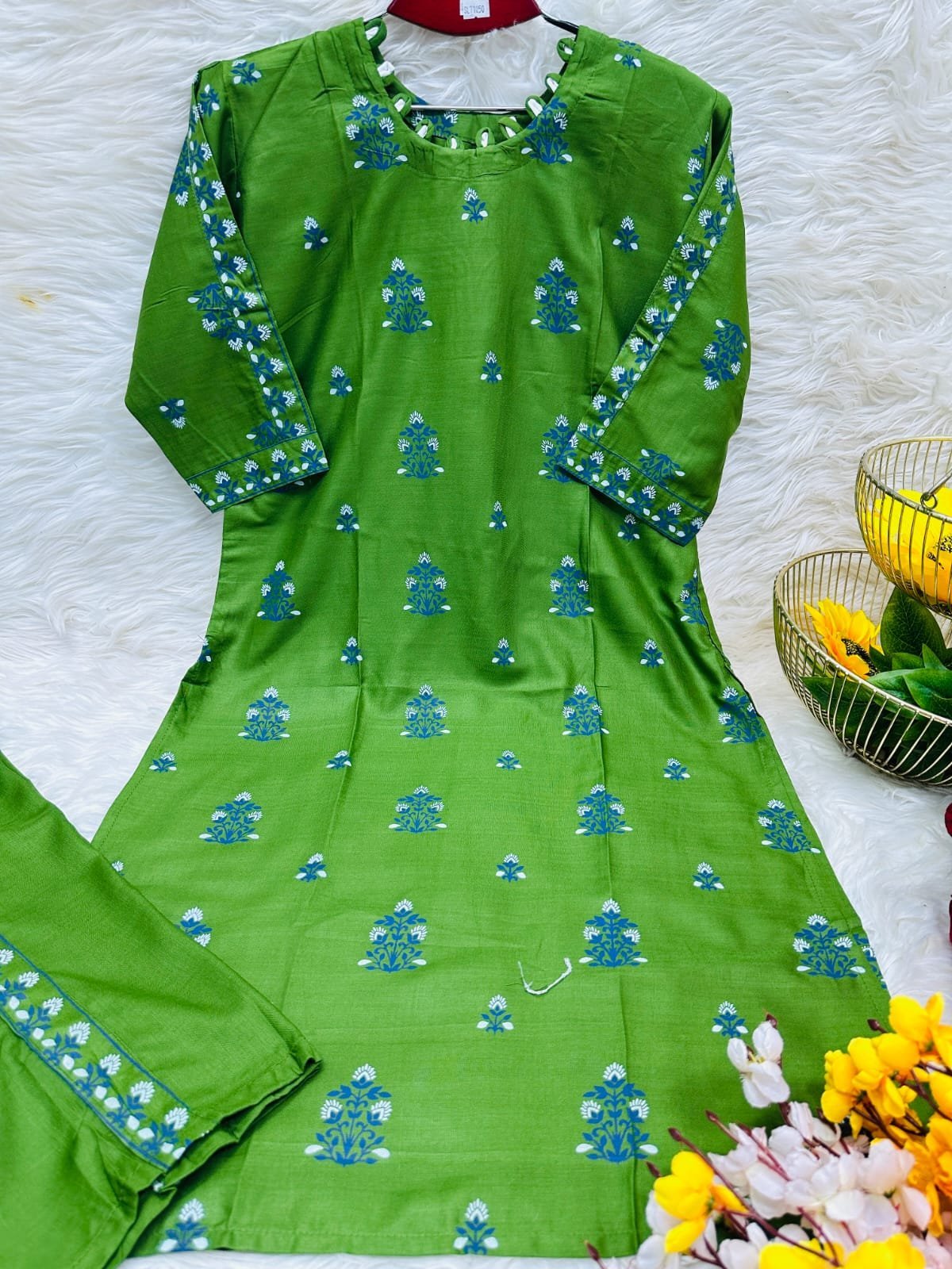 স্টাইলের প্রিন্টের টু-পিস